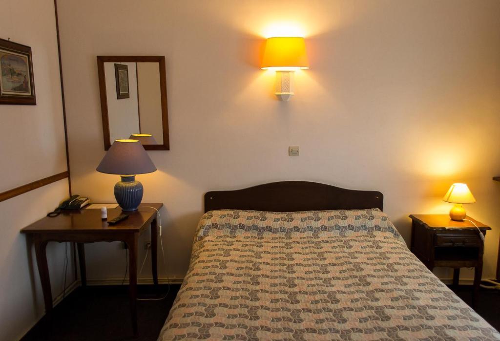 Hotel De Flandre Compiègne Szoba fotó
