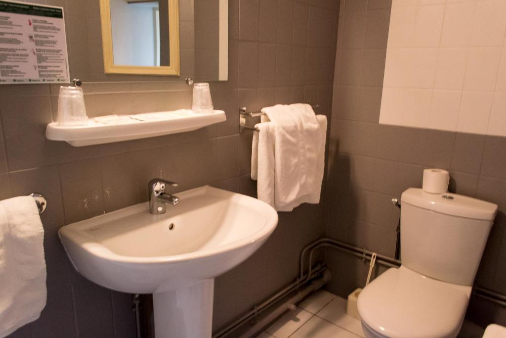 Hotel De Flandre Compiègne Szoba fotó